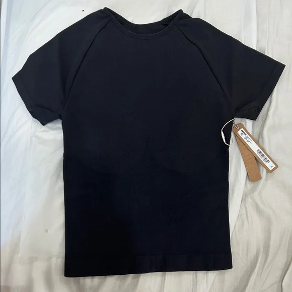 SKIMS Contour Nylon T-shirt - Picture 2 of 4